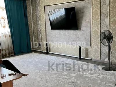 Отдельный дом · 8 комнат · 200 м² · 10 сот., Бозинген 10 — Кошкарбаева Кордай за 150 млн 〒 в Астане, Сарайшык р-н