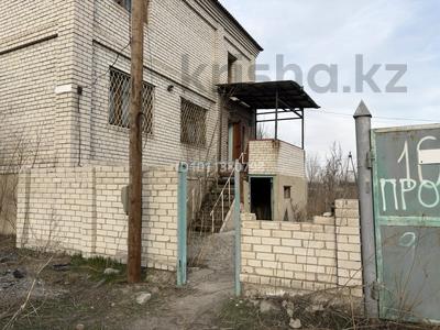 Отдельный дом · 7 комнат · 177.9 м² · , 19 линия 16 — В конце улицы предпоследний дом за 40 млн ₸ в Семее