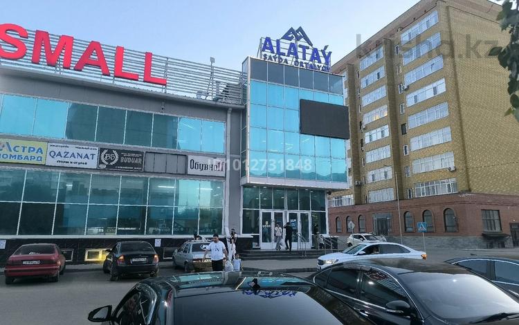 2-бөлмелі пәтер · 77 м² · 2/9 қабат, Найманбаева 189а — Герцена, бағасы: 34 млн ₸ в Семее — фото 2