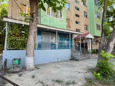 5-бөлмелі пәтер · 60 м² · 1/5 қабат, Спорттық ш/а, Рыскулбекова 50А, бағасы: 23 млн ₸ в Шымкенте, Туран р-н