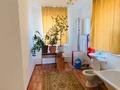 Отдельный дом · 2 комнаты · 150 м² · 10 сот., мкр Атырау, 7-й пр-д 3 за 150 000 〒 — фото 15