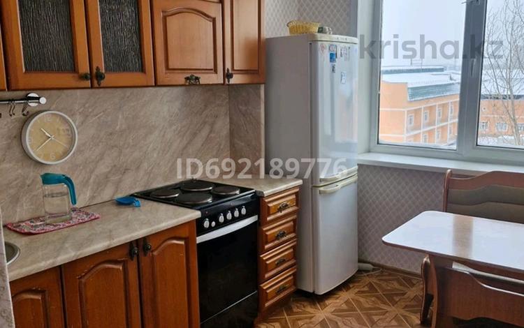 3-комнатная квартира, 65 м², 6/10 этаж, ткачева 11 за 23 млн 〒 в Павлодаре — фото 2