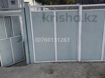 Отдельный дом · 3 комнаты · 50 м² · 11 сот., Петрова 96 за 60 млн 〒 в Таразе