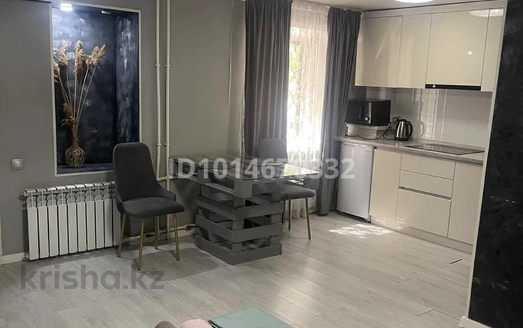 1-комнатная квартира · 32 м² · 1/5 этаж, мкр Новый Город, Гоголя 51 за 12 000 ₸ в Караганде, Казыбек би р-н — фото 7