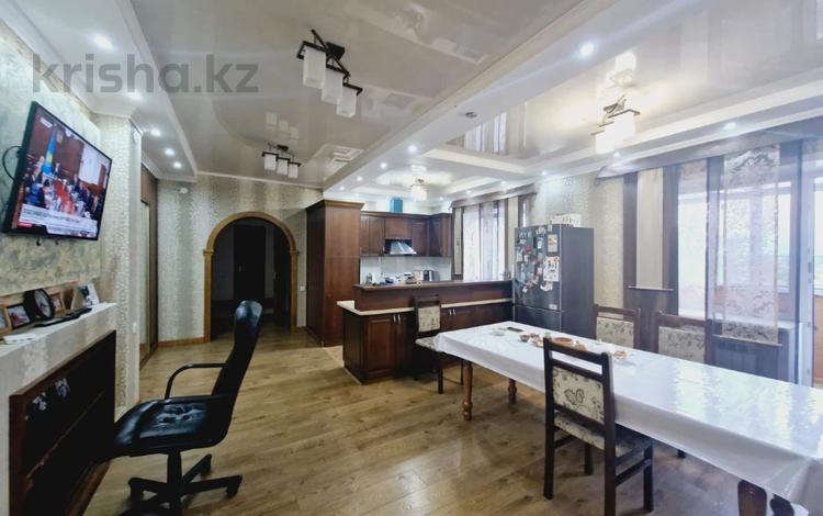 5-комнатная квартира · 197.7 м² · 6/6 этаж, Маяковского за 50 млн ₸ в Костанае — фото 12