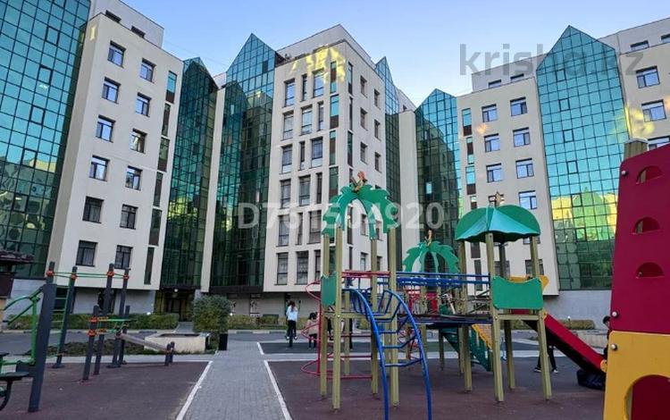 5-комнатная квартира · 200 м² · 3/7 этаж, Кайыма Мухамедханова 21 за 118 млн ₸ в Астане, Нура р-н — фото 2