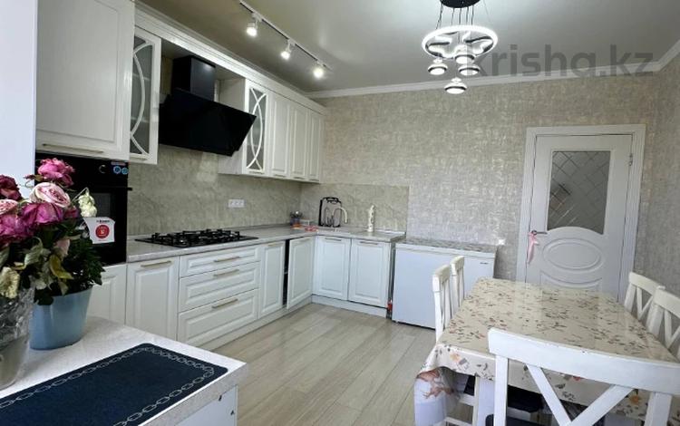 4-комнатная квартира · 130 м² · 3/5 этаж, Алтын орда за 44 млн ₸ в Актобе — фото 2