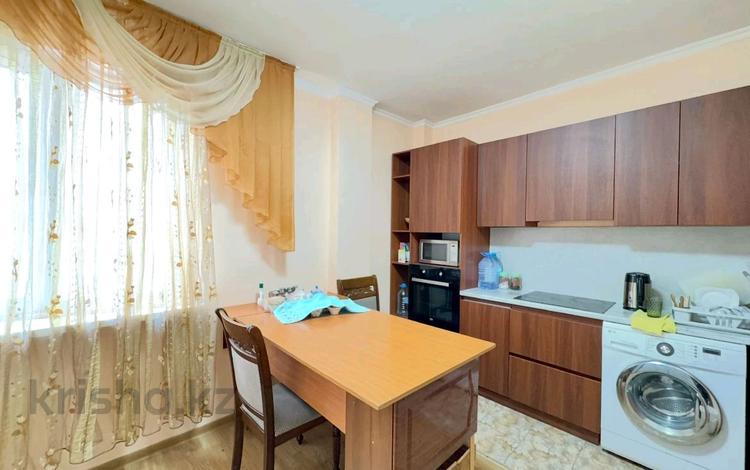 2-комнатная квартира, 79.2 м², 8/12 этаж, Кошкарбаева 34