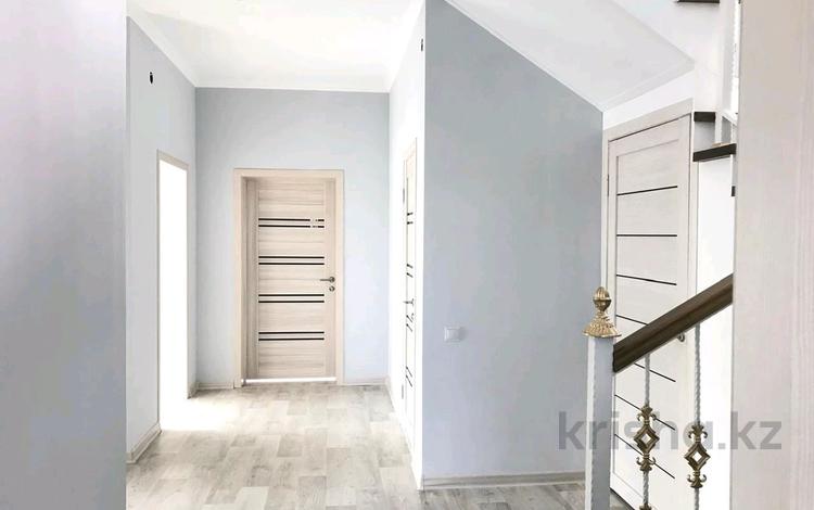 Отдельный дом · 5 комнат · 200 м², Кенесары Хана 4 за 700 000 〒 в Туздыбастау (Калинино) — фото 3