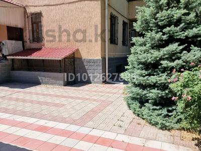 Отдельный дом · 6 комнат · 300 м² · 3 сот., Айтеке би — Нур банк за 100 млн ₸ в Таразе