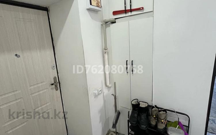 3-бөлмелі пәтер · 60 м² · 2/2 қабат, Мамбетова 70 — Район Горгаз магазин “Аябақ”, бағасы: 11 млн ₸ в  — фото 2