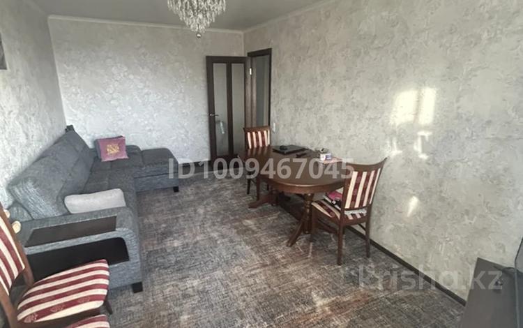 3-комнатная квартира · 63 м² · 2/5 этаж, Майкудук, 2 квартал 22 за 18 млн ₸ в Караганде, Алихана Бокейханова р-н — фото 2
