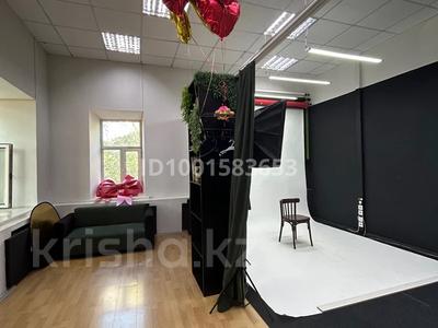 Фотостудия автопортрета с зеркалом · 40 м² за 2.5 млн 〒 в Уральске
