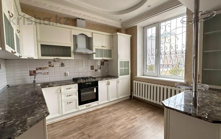 4-комнатная квартира · 237.5 м² · 1/5 этаж, Каратал за 93 млн ₸ в Талдыкоргане — фото 7