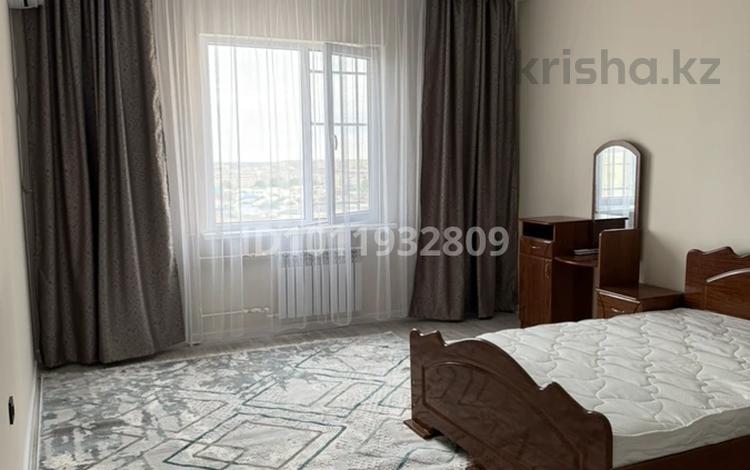 3-бөлмелі пәтер · 100 м² · 11/16 қабат, мкр. Алмагуль 17, бағасы: 32 млн ₸ в Атырау — фото 2