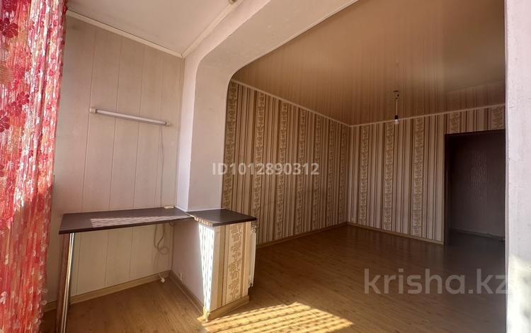 1-бөлмелі пәтер · 34 м² · 4/6 қабат, Хакимжановой 5/1, бағасы: 19.3 млн ₸ в Костанае — фото 2