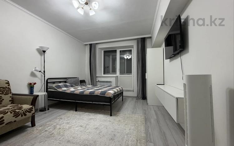 1-комнатная квартира · 40 м² · 3/6 этаж, мкр Жетысу-4 8 за 280 000 ₸ в Алматы, Ауэзовский р-н — фото 2