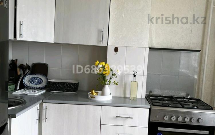2-комнатная квартира · 72 м² · 8/9 этаж, 10 21 — Возле поликлинники за 19 млн ₸ в Аксае — фото 13