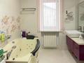 Отдельный дом · 4 комнаты · 220 м² · 6 сот., мкр 5, Тлепбергенова — Тропинина за 59 млн ₸ в Актобе — фото 17