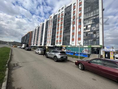 3-комнатная квартира, 95 м², 2/10 этаж, Казыбек Би 38 за 60 млн 〒 в Усть-Каменогорске