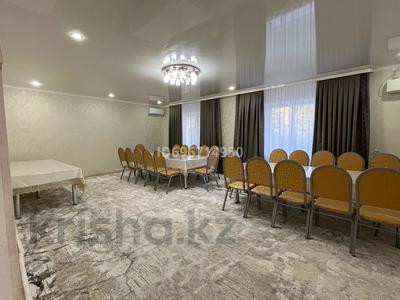 Дом · 4 комнаты · 210 м², мкр Кадыра Мырза-Али, Черненко 2 — Московская улица за 7 000 〒 в Уральске