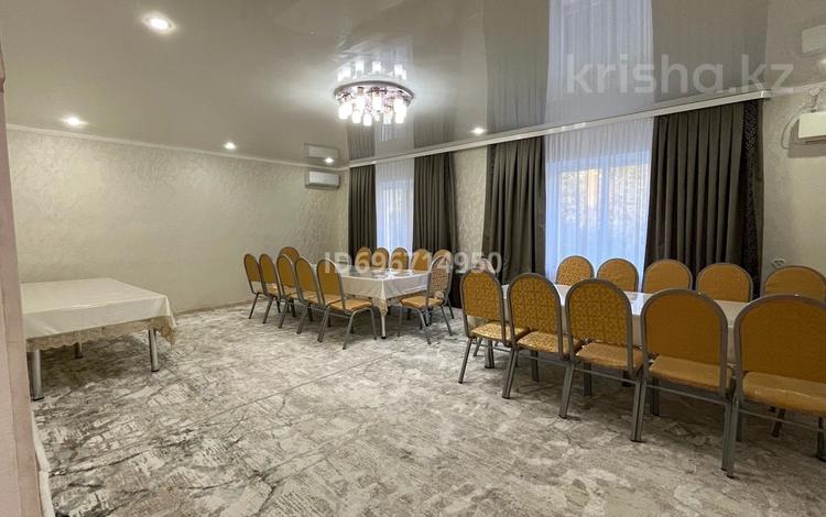 Дом · 4 комнаты · 210 м², мкр Кадыра Мырза-Али, Черненко 2 — Московская улица за 7 000 〒 в Уральске — фото 2