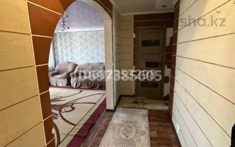 2-бөлмелі пәтер, 52 м², 2/5 қабат ай сайын, 4 микрорайон 11, бағасы: 90 000 〒 в Жанатасе — фото 2