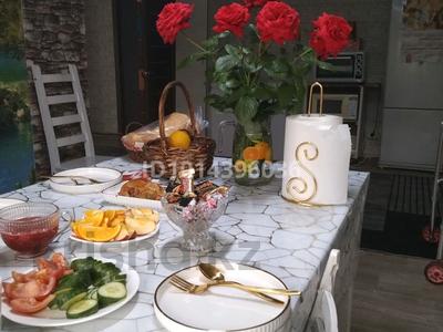 Отдельный дом · 3 комнаты · 60 м² · 15 сот., Амангельды Иманова — Центр за 10 млн ₸ в Бурлин
