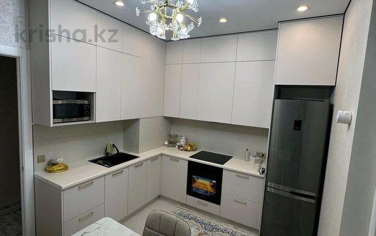 2-комнатная квартира · 70 м² · 8/18 этаж, Ахмет Байтурсынулы 28/1 за 330 000 ₸ в Астане, Сарайшык р-н — фото 2