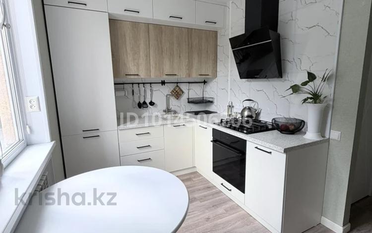 1-бөлмелі пәтер · 34.5 м² · 3/9 қабат, 4-й микрорайон 39, бағасы: 18.5 млн ₸ в Аксае — фото 2