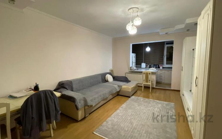 2-бөлмелі пәтер · 53 м² · 5/9 қабат, Мкр. Аксай, бағасы: 30.5 млн ₸ в Алматы, Ауэзовский р-н — фото 3