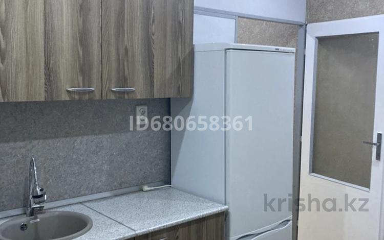 2-бөлмелі пәтер, 52 м², 2/9 қабат ай сайын, 5 микр 4 дом, бағасы: 160 000 〒 в Аксае — фото 2